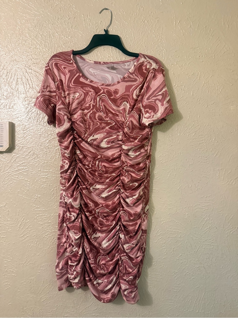 No Boundaries Pink Marble-Print Ruched Midi Dress (19) XXL
